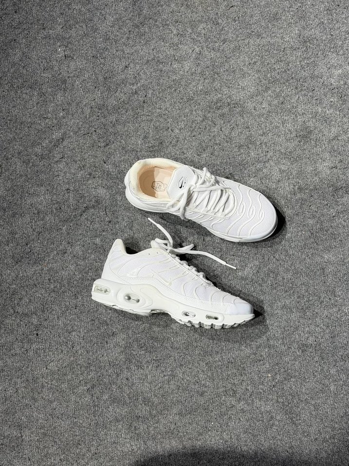 NİKE AİR MAX PLUS TN BEYAZ - Görsel 2