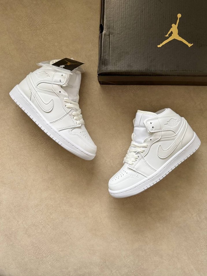Nike Air Jordan High | Triple White - Görsel 3