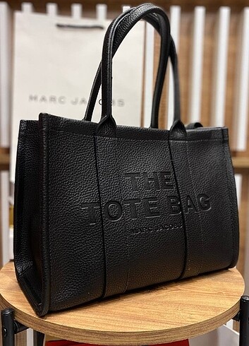 THE TOTE BAG 