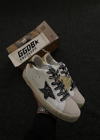 Golden Goose Deluxe 