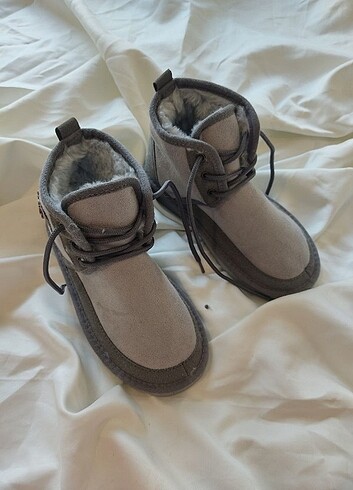 UGG BAĞCİKLİ İCİ TÜYLÜ BOT  gri 