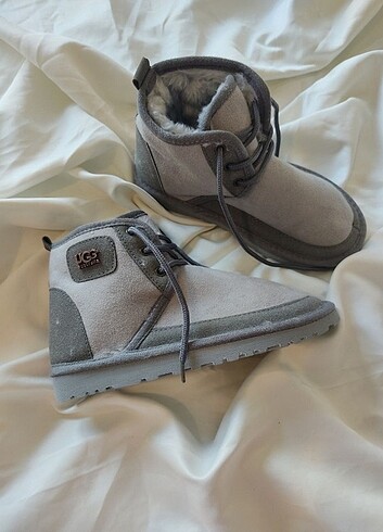 40 Beden UGG BAĞCİKLİ İCİ TÜYLÜ BOT  gri 