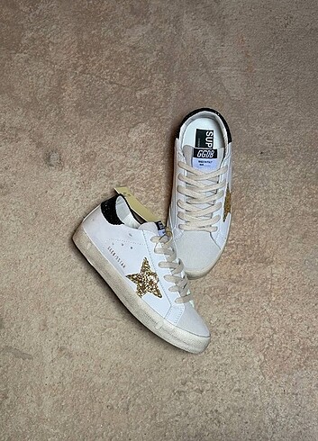 39 Beden çeşitli Renk GOLDEN GOOSE DELUXE SİYAH ALTIN