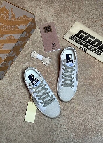 39 Beden çeşitli Renk GOLDEN GOOSE DELUXE GÜMÜŞ