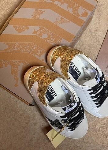 38 Beden GOLDEN GOOSE DELUXE ALTIN SİYAH