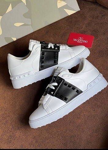 Valentino Valentino Garavani White / Black