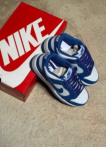 NİKE DUNK LOW KENTUCKY