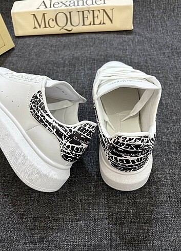 Alexander Mcqueen 