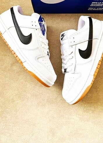 NİKE SB DUNK LOW PRO WHİTE GUM 