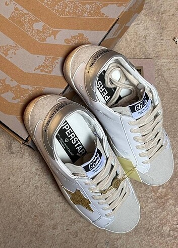 38 Beden GOLDEN GOOSE DELUXE ALTIN