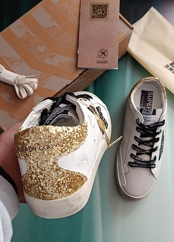 37 Beden GOLDEN GOOSE DELUX BRAND GOLD