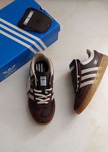 37 Beden kahverengi Renk ADİDAS BAD BUNNY X GAZELLE