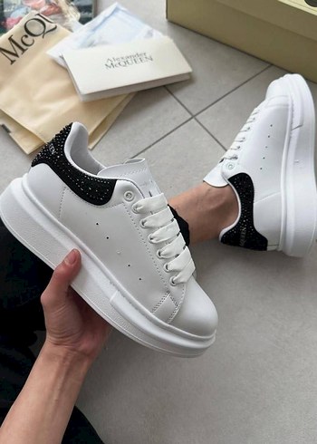 Alexander McQueen Tasli