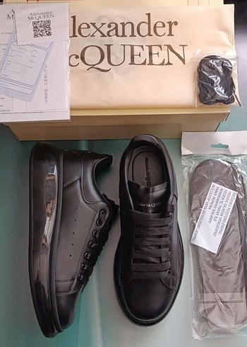 ALEXANDER MCQUEEN