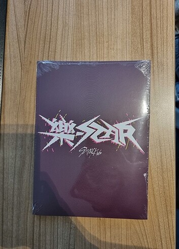 Skz album @_baeseuljin_