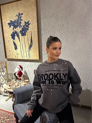 Sweatshirt