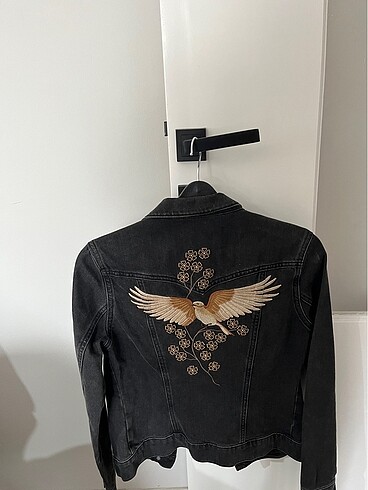 Mavi Jeans Siyah nakışlı kot ceket