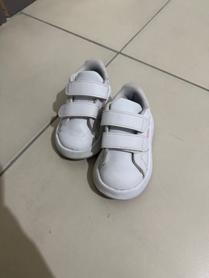 Kız Çocuk Beyaz Cırt Cırtlı Spor Ayakkabı - Görsel 3