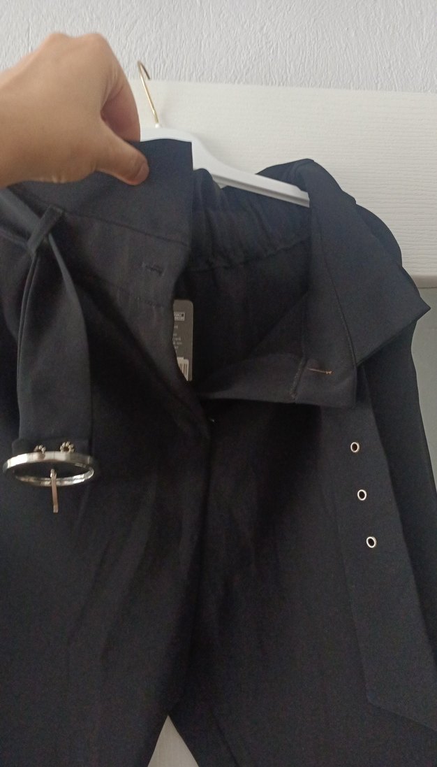 Kadın Siyah Kemerli Kumaş Pantolon - Görsel 2