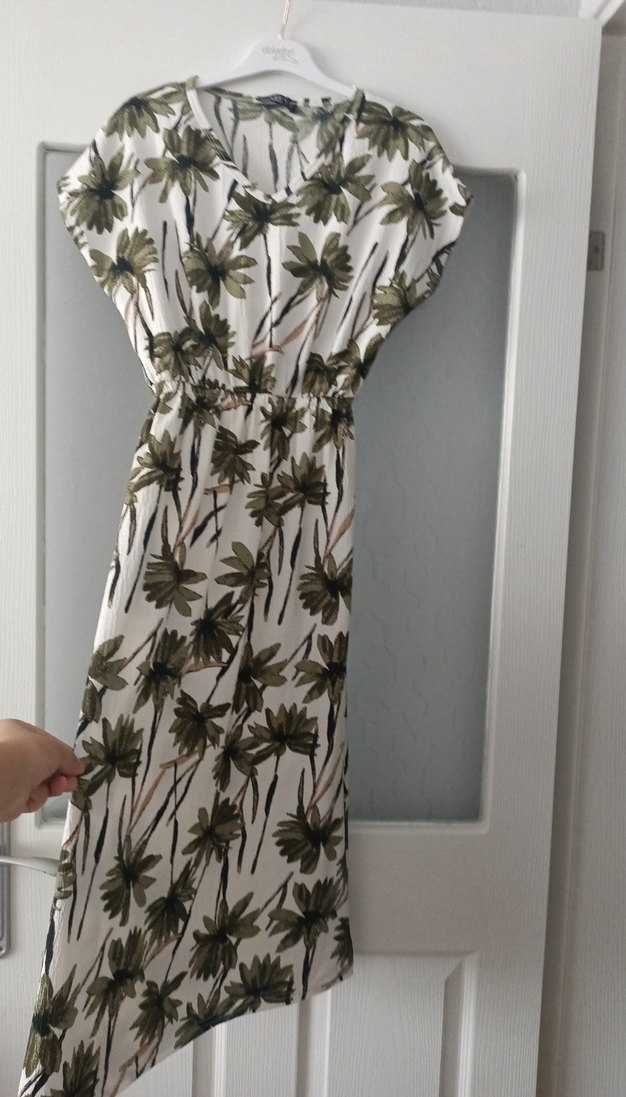 V Yaka Gri Çiçek Desenli Uzun Elbise - Görsel 5