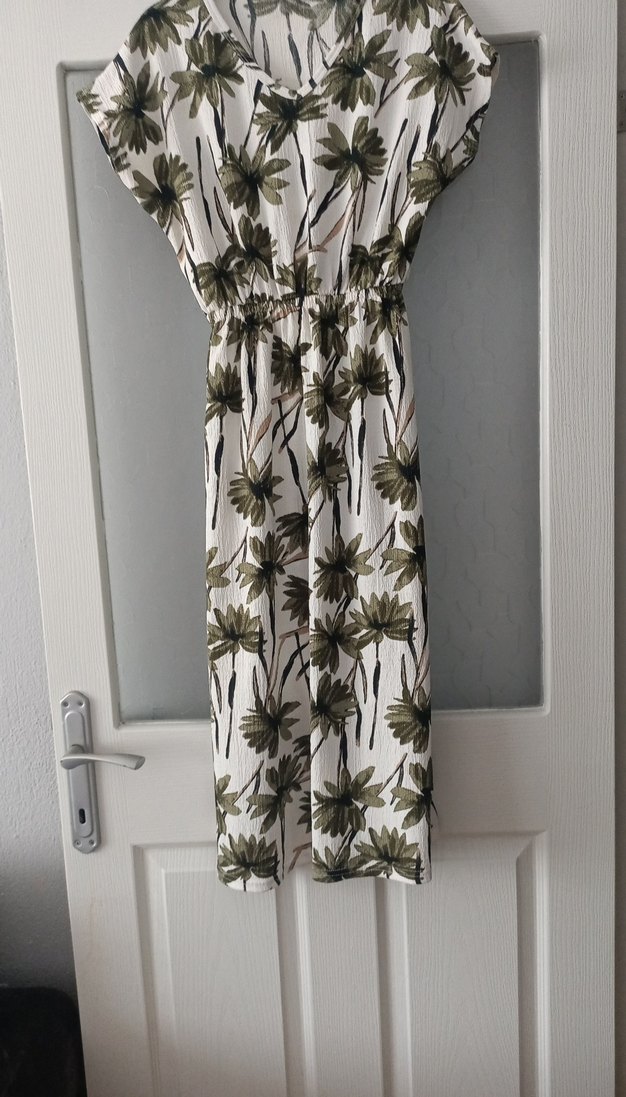 V Yaka Gri Çiçek Desenli Uzun Elbise - Görsel 3