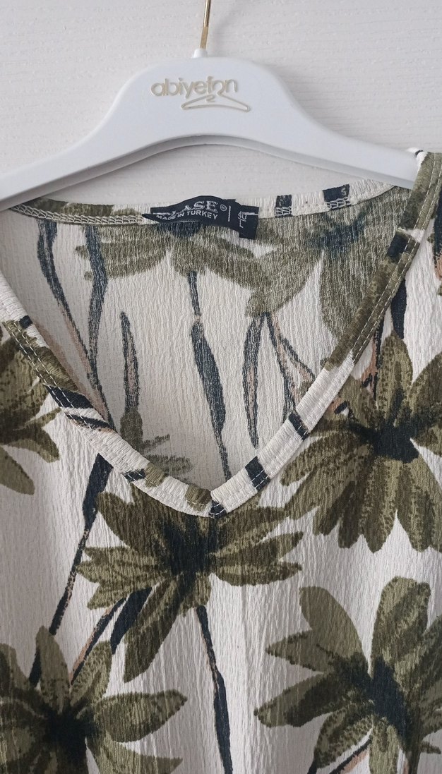 V Yaka Gri Çiçek Desenli Uzun Elbise - Görsel 2