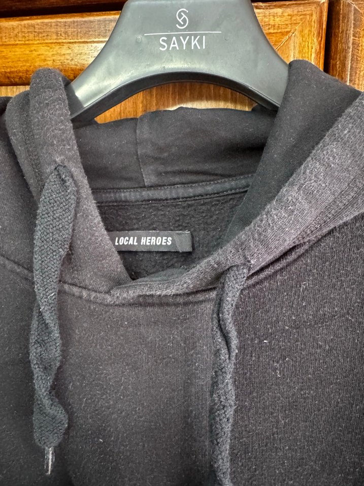 Local Heroes Siyah Grafik Baskılı Hoodie - Görsel 3