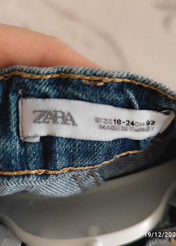 Çocuklar için bol kesim kot pantolon - Görsel 3