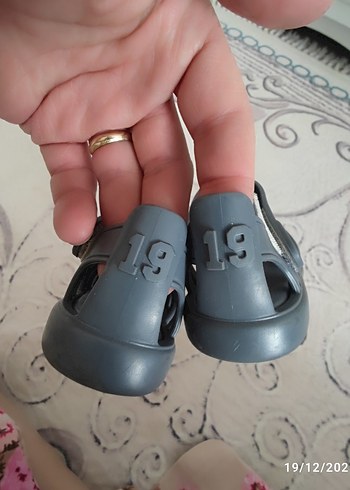 Gri Erkek Çocuk Bükümlü Kauçuk Terlik - Görsel 4