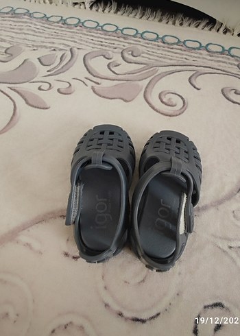 Gri Erkek Çocuk Bükümlü Kauçuk Terlik - Görsel 5