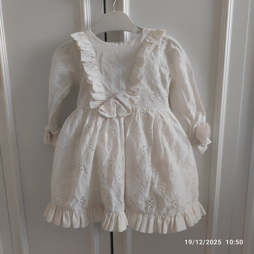 Beyaz Nakışlı Kız Çocuk Elbisesi - Görsel 3