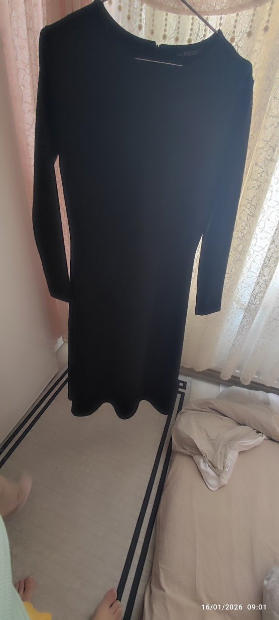 Siyah V Yaka Uzun Kollu elbise - Görsel 4