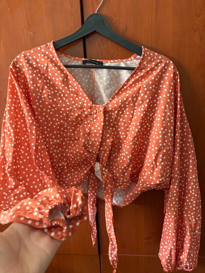 V Yaka Uzun Kollu Düğmeli Turuncu Bluz - Görsel 2