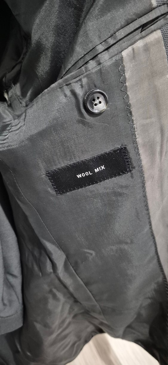 Gri Düğmeli Erkek Takım Elbise - Görsel 4