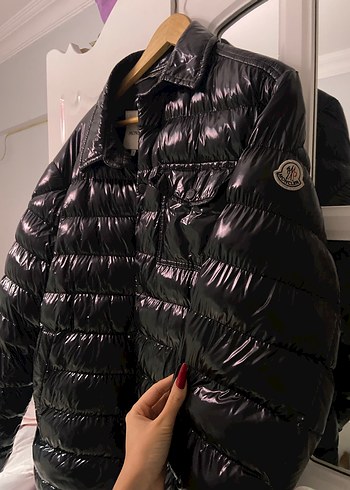 Moncler siyah parlak mont