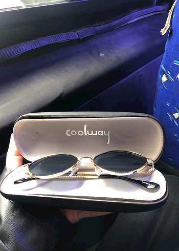 Parlak Altın Renkli Minimalist Kadın Gözlüğü - Görsel 2