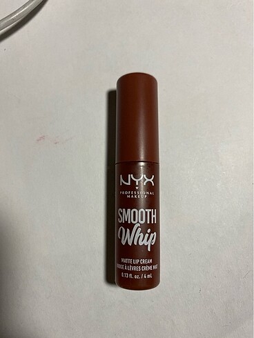 NYX Smooth Whip Lip Cream