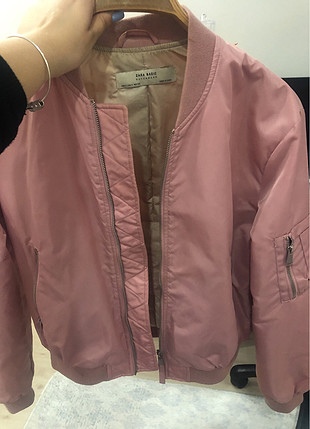 Zara bomberv