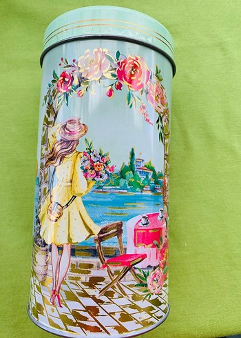 American Vintage Almanya'dan Santa Edwiges Teneke Kutu