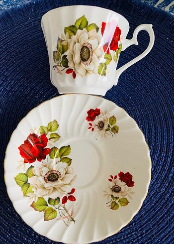 English Home Antika Royal Kendal Çiçek Desenli İngiliz Fincan