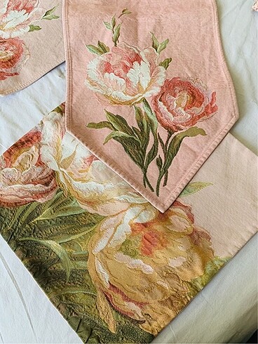 English Home Goblen Çiçek Desenli Vintage Runner