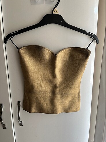 Zara straplez gold ust