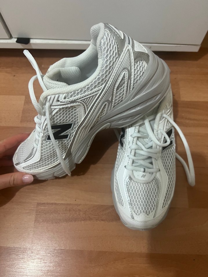 New Balance Kadın Beyaz Spor Ayakkabı - Görsel 4