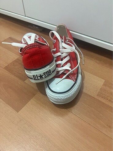 36,5 Beden Kırmızı converse