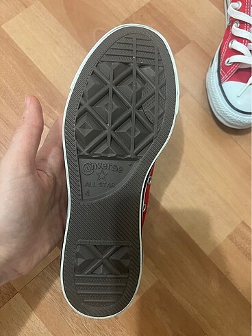 36,5 Beden kırmızı Renk Kırmızı converse