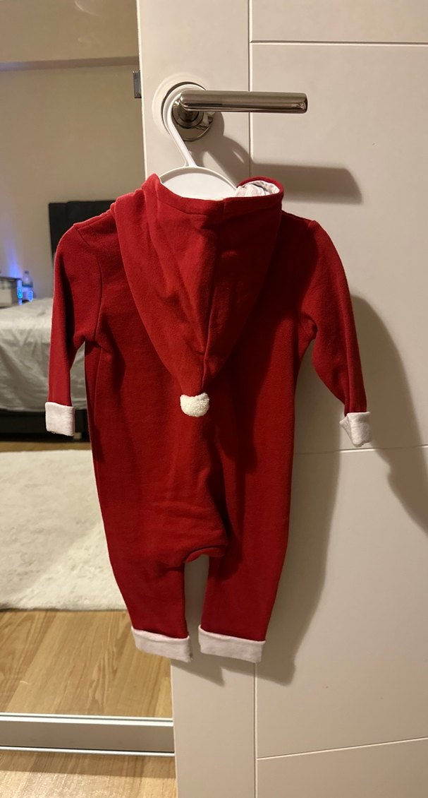 Kırmızı Kapüşonlu Bebek Tulum - Görsel 5