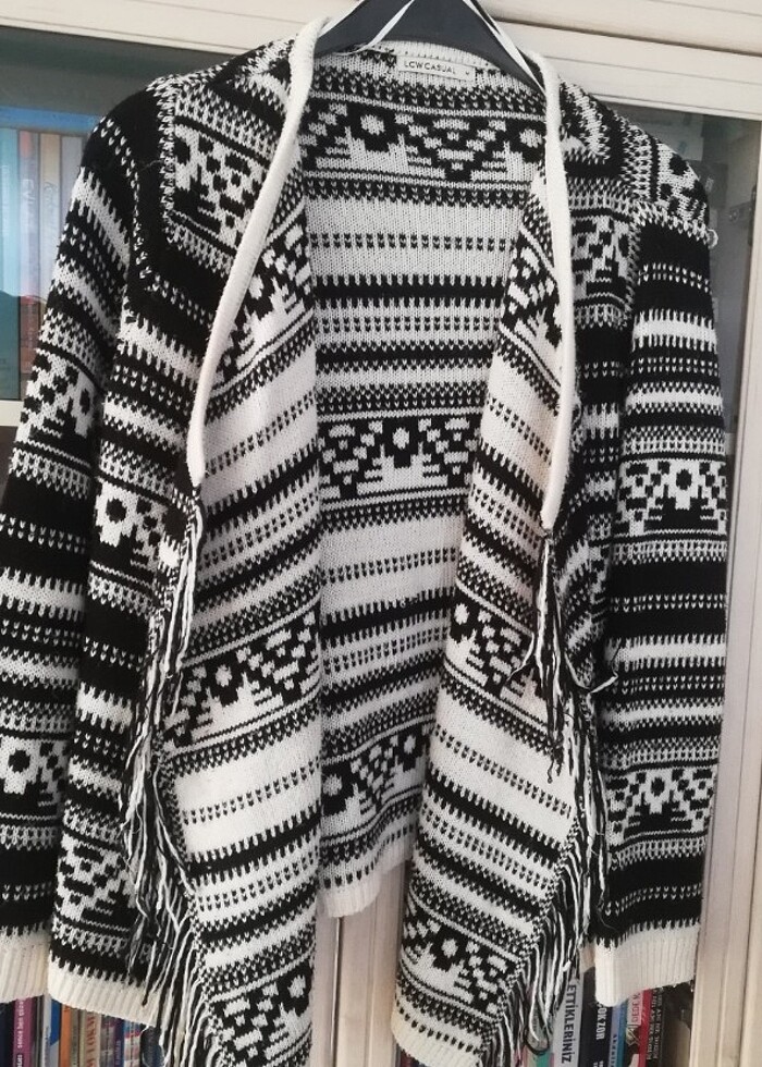 Bol dökümlu  hırka - Görsel 5