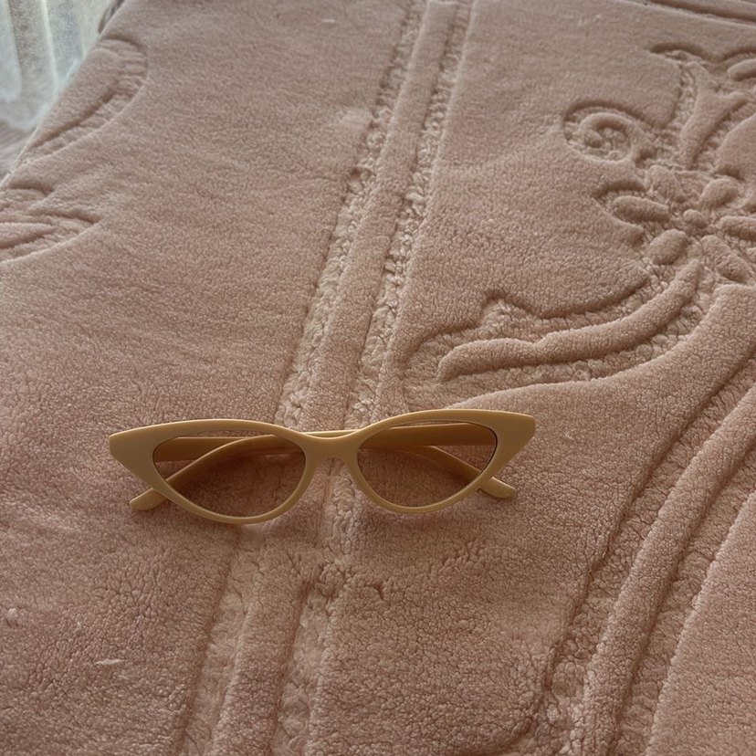 Şeffaf Beyaz Retro Kadın Gözlüğü - Görsel 2