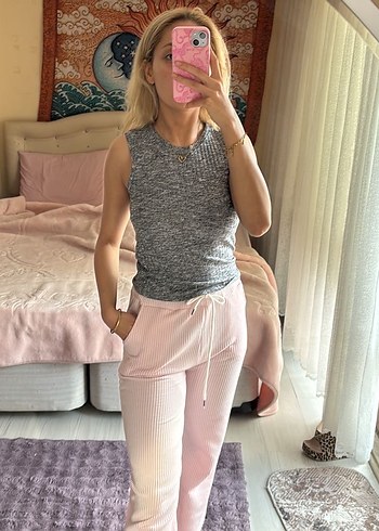 Gri Yüksek Yakalı Kadın Atlet - Görsel 2