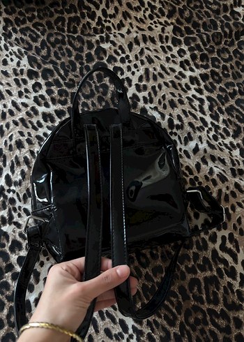 Kilitli Siyah Deri Sırt Çantası - Görsel 2